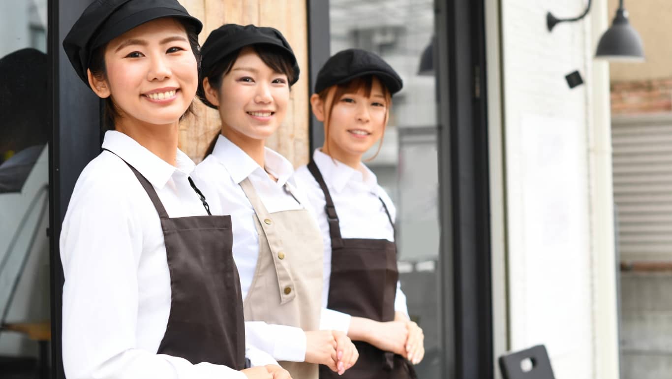 飲食店で働く人のイメージ画像